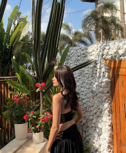 Aaila! Halter Top | Bijli